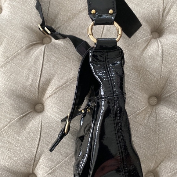 MICHAEL KORS Black Patent Leather Saddle Style Bag with gold accents - Picture 4 of 11